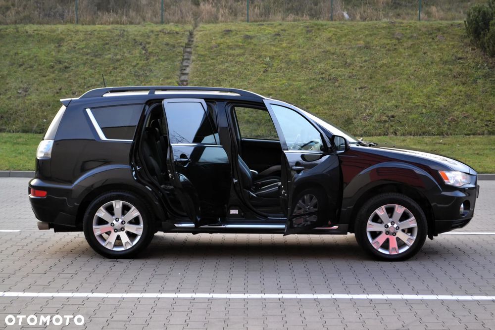 Mitsubishi Outlander 2.4 Intense + CVT - 26