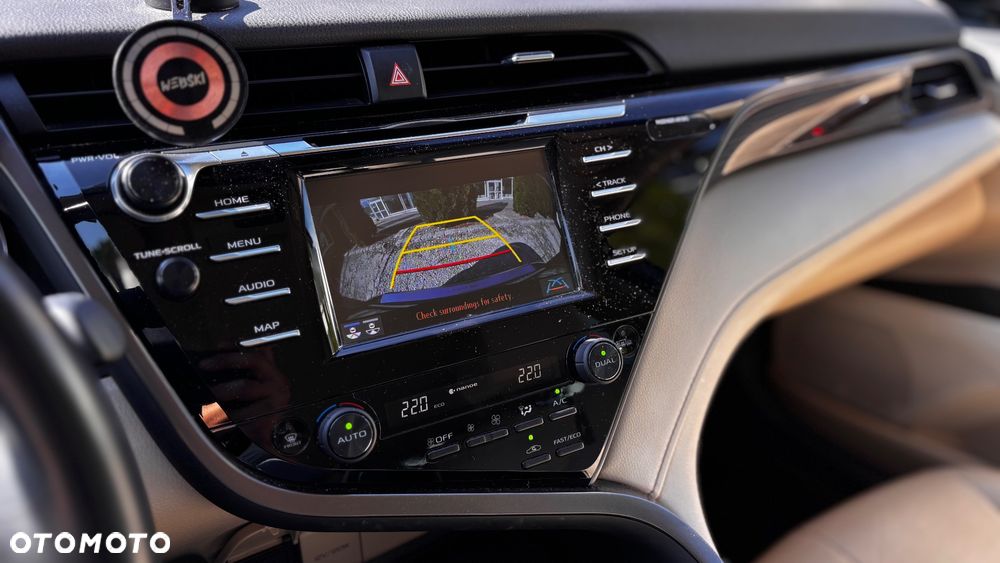 Toyota Camry 2.5 Hybrid Comfort CVT - 26