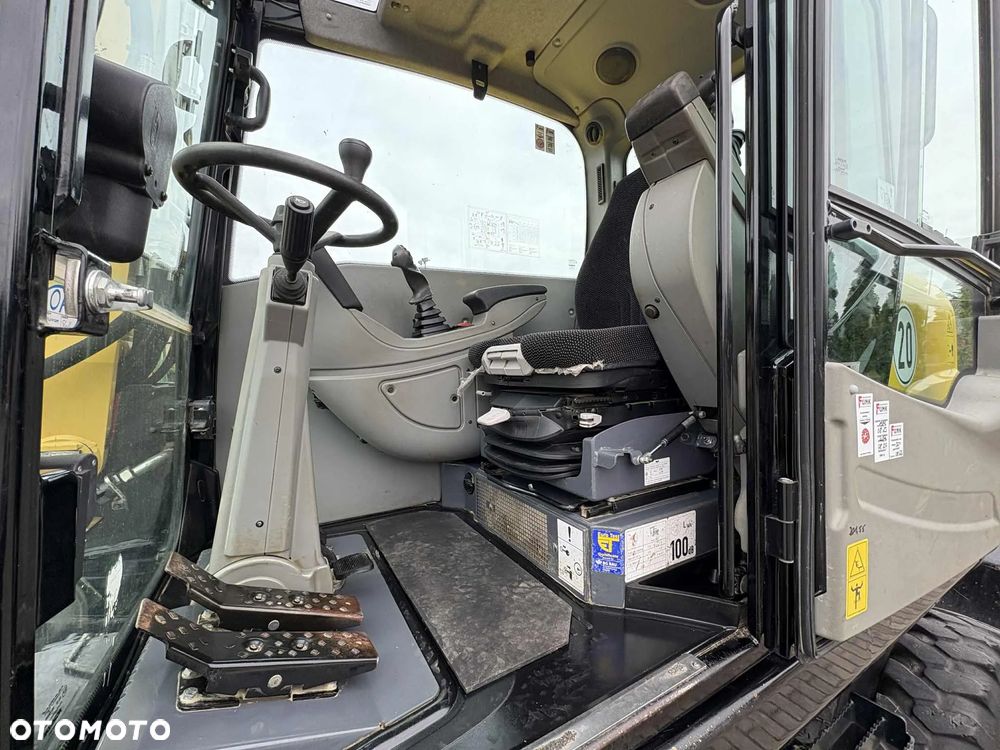 Yanmar B110W ROTOTILT 4 ŁYŻKI TYLKO 2618 mth - 17