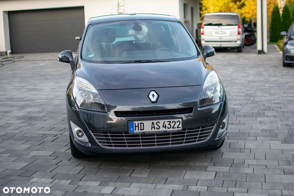 Renault Grand Scenic - 32
