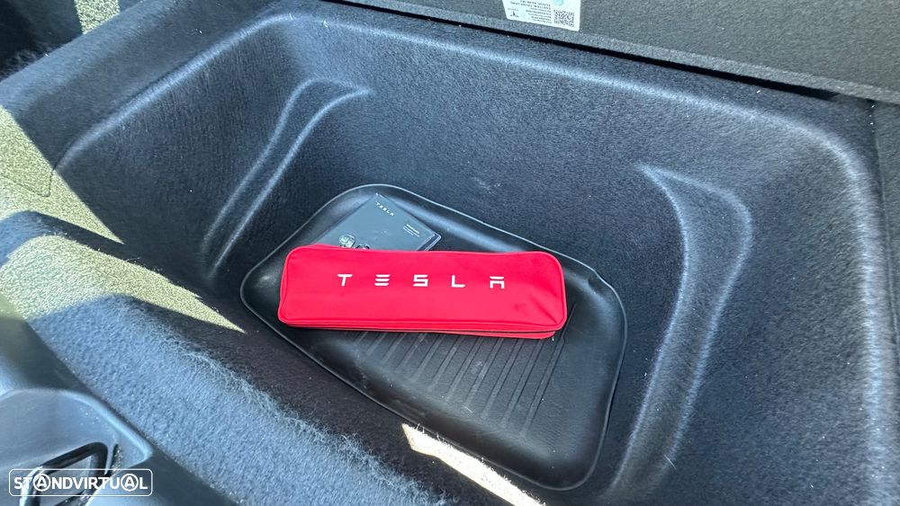 Tesla Model Y Performance Dual Motor AWD - 14