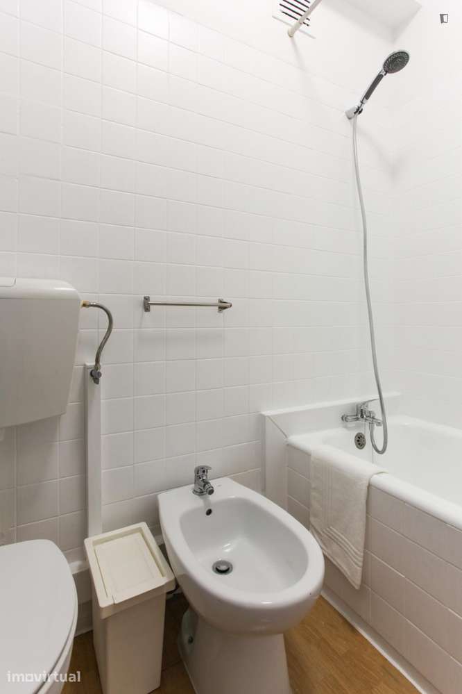 Apartamento com 1 quartos - localizado em Santo Ildefonso Porto - Grande imagem: 2/12