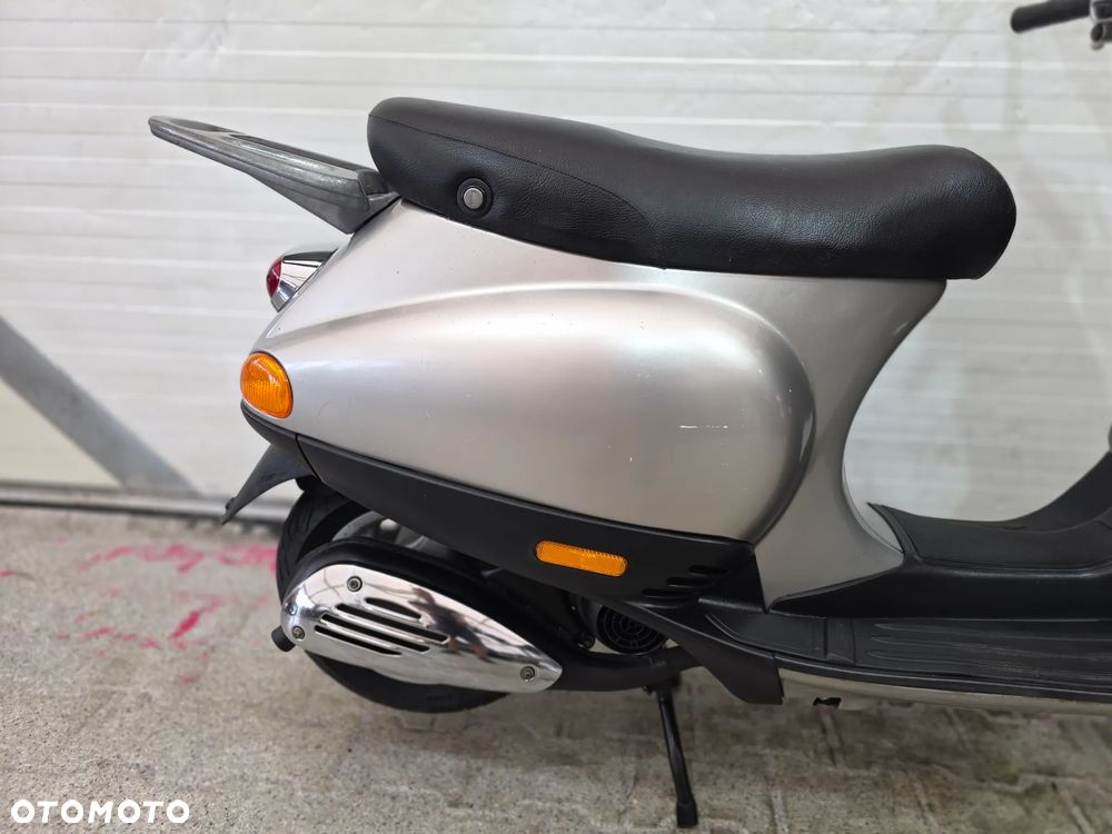 Piaggio Vespa - 16