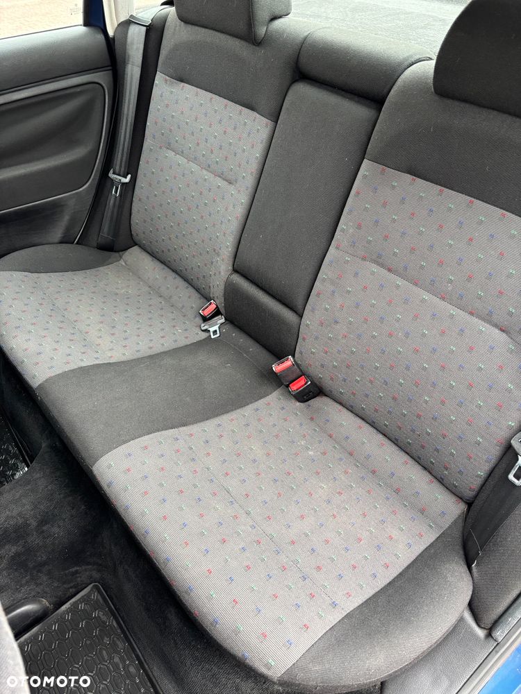 Volkswagen Passat - 21