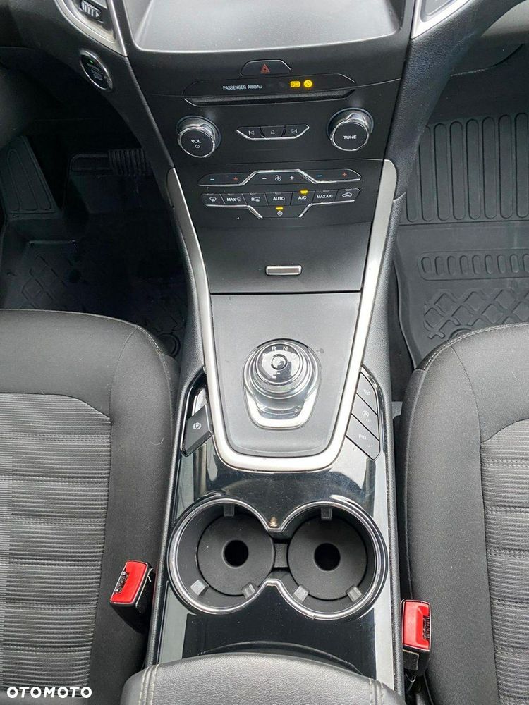 Ford Galaxy - 11