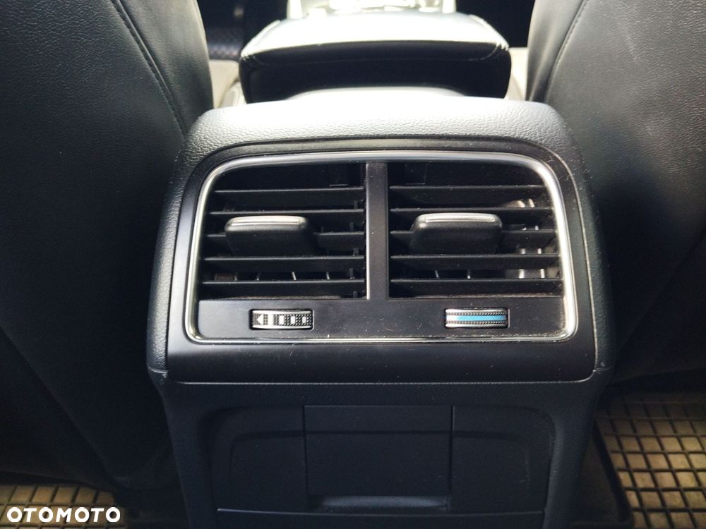 Audi A4 Avant 2.0 TDI Quattro S tronic - 32