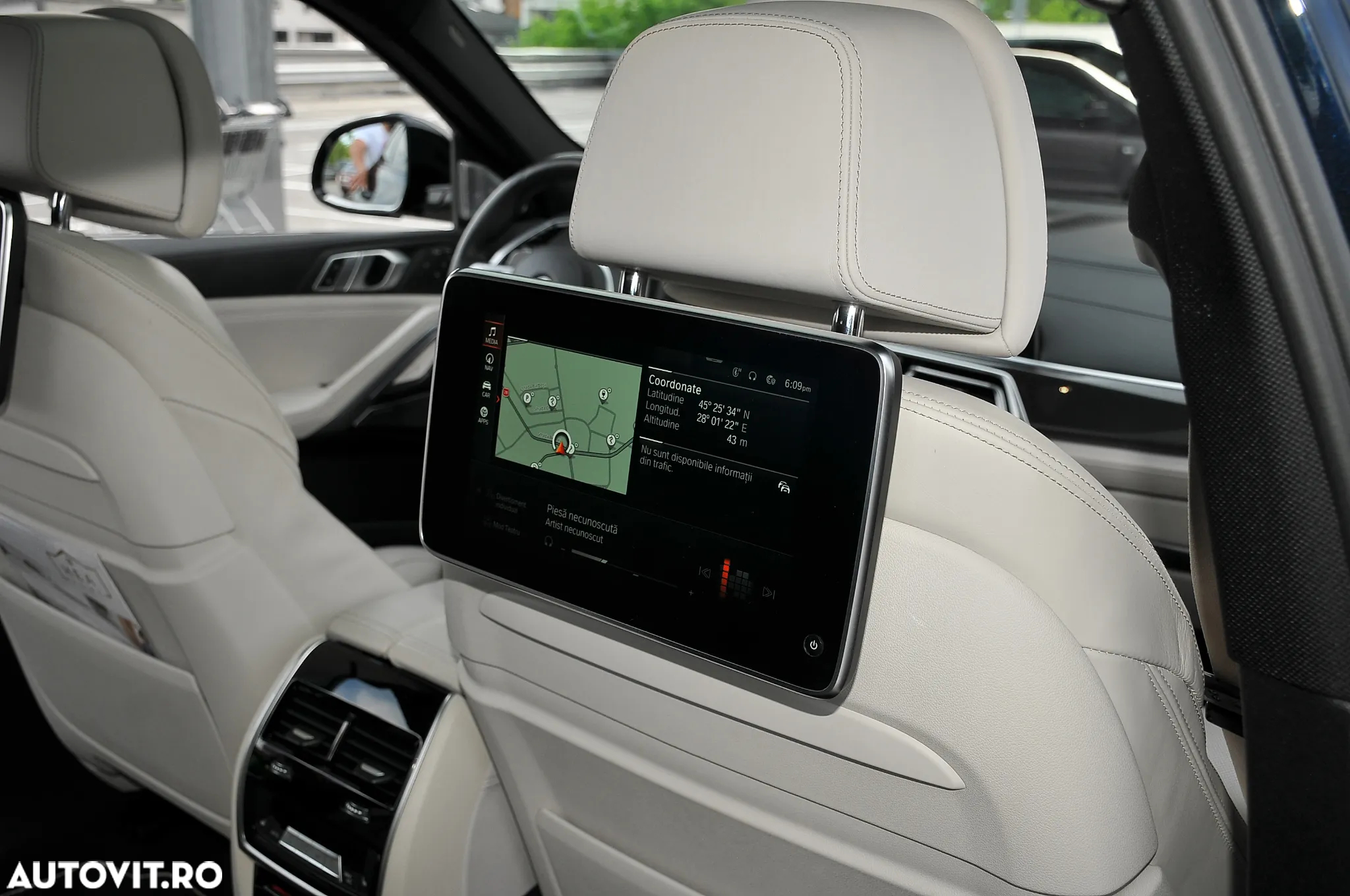 BMW X6 M M50i - 15