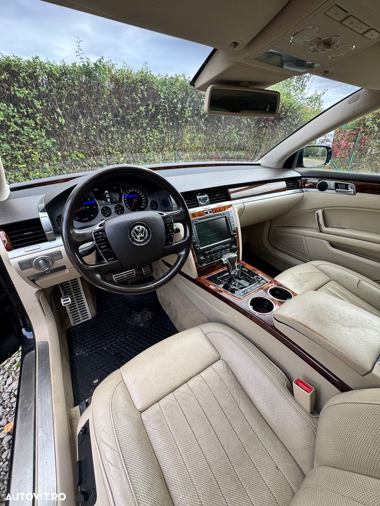 Volkswagen Phaeton - 12