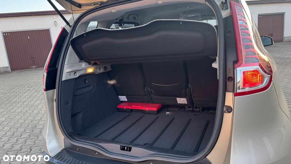 Renault Scenic 1.6 16V 110 Xmod Paris - 32