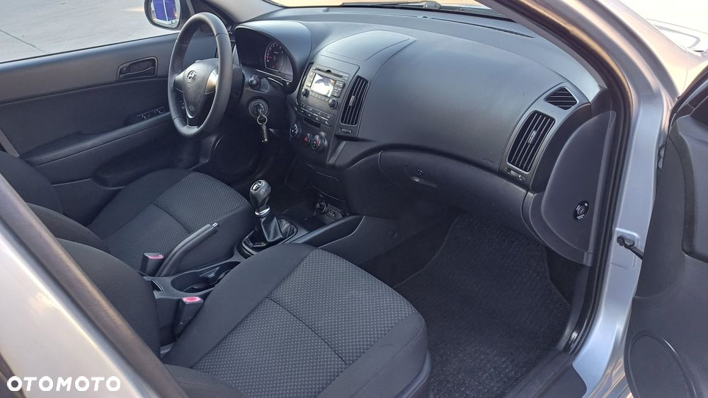 Hyundai i30 i30cw 1.4 Edition Plus - 13