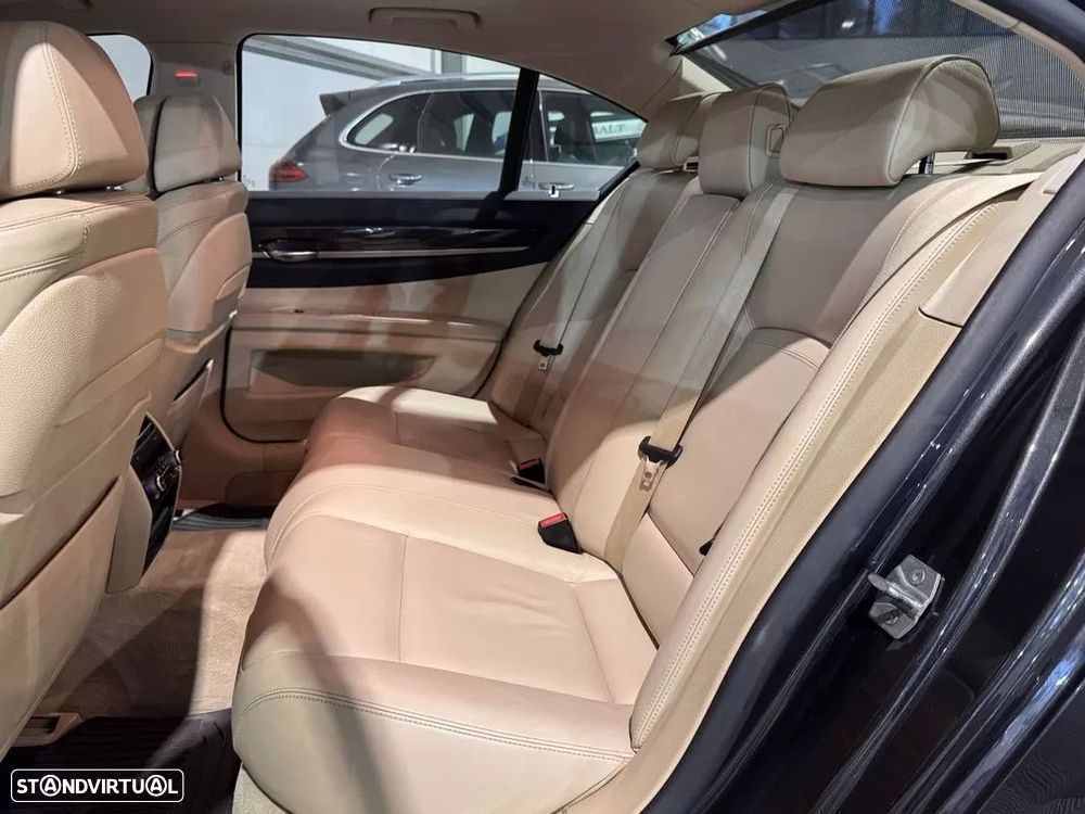 BMW 740 d — fotografia 42