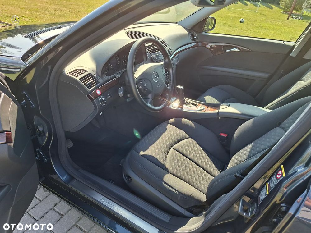 Mercedes-Benz Klasa E 200 Kompressor Automatik Classic - 26