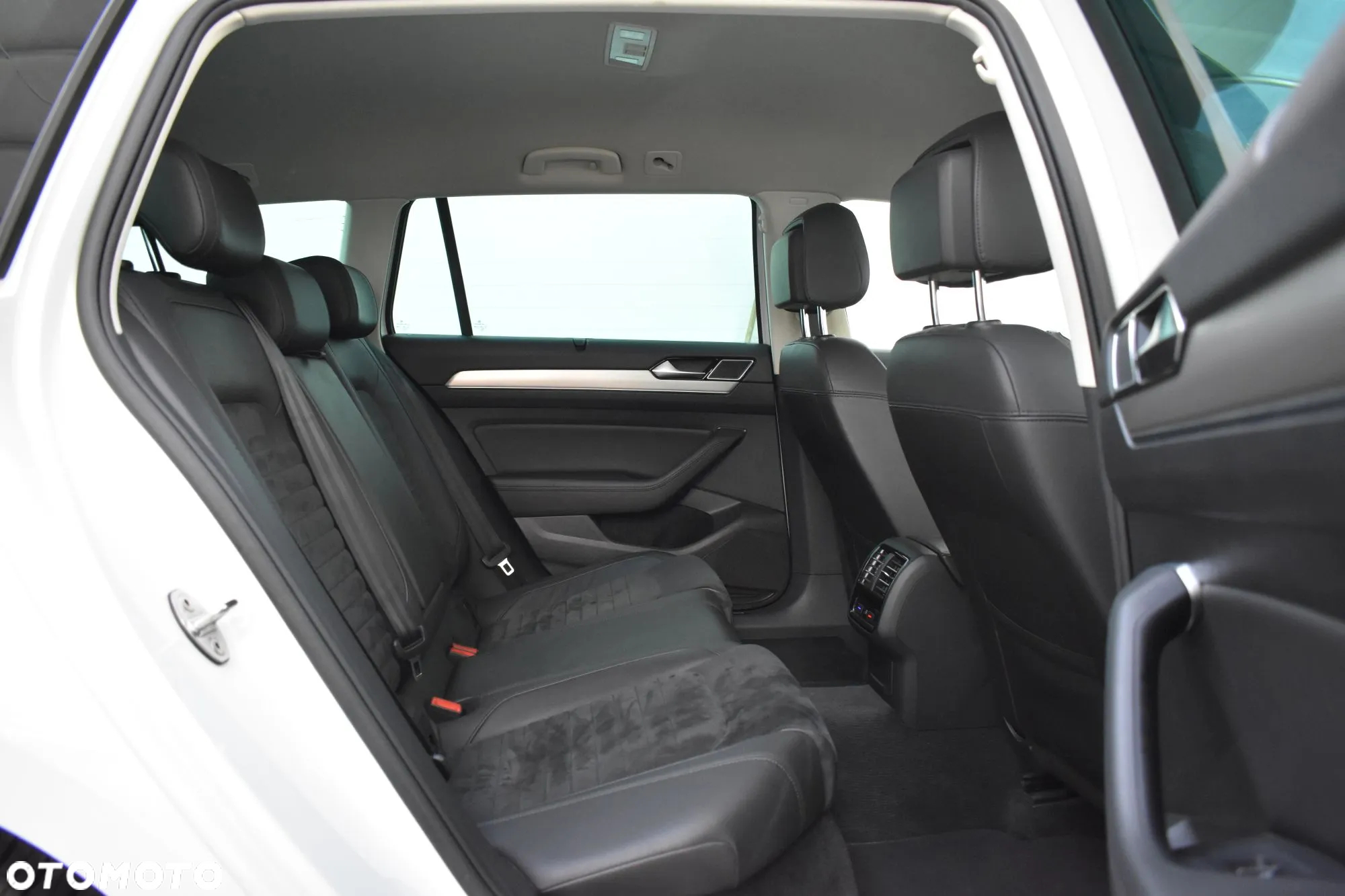 Volkswagen Passat 1.4 TSI BMT ACT Highline - 25