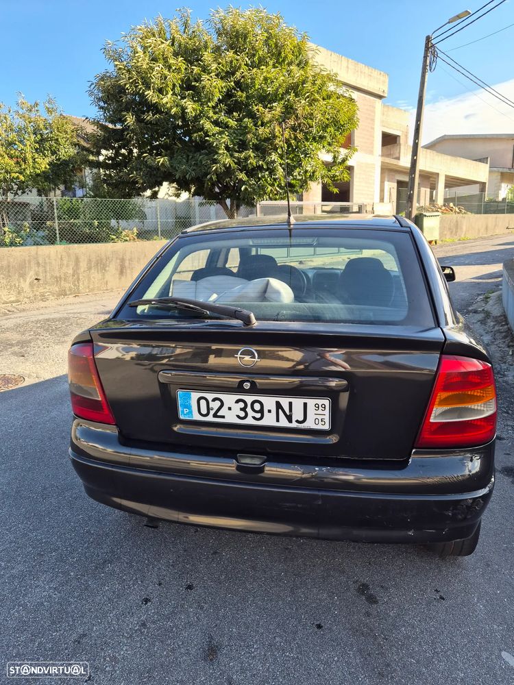 Opel Astra - 4