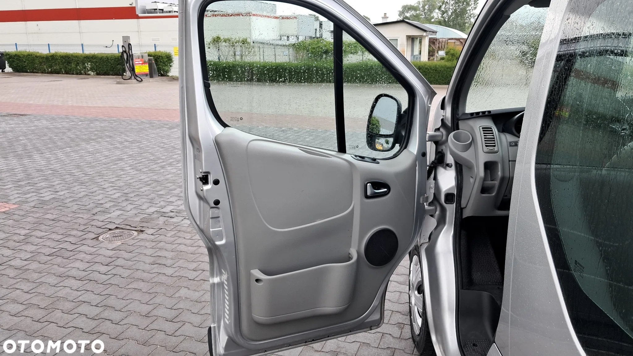 Renault Trafic 2.0 dCi 90 Combi L1H1 - 10