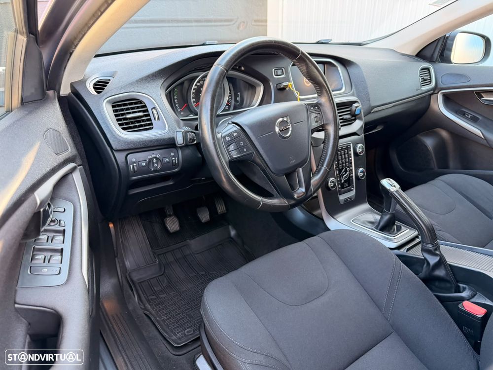 Volvo V40 2.0 D2 Momentum - 16
