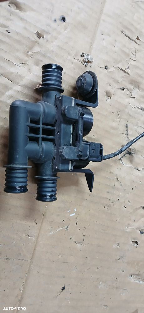 Pompa recirculare apa BMW E70 E71 3.0D 2011 - 3