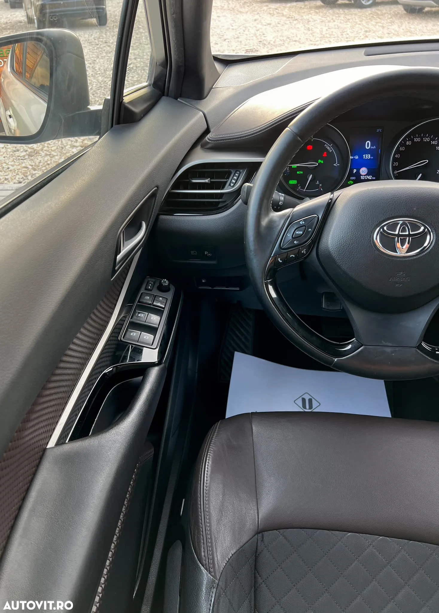 Toyota C-HR Hybrid Lounge - 16