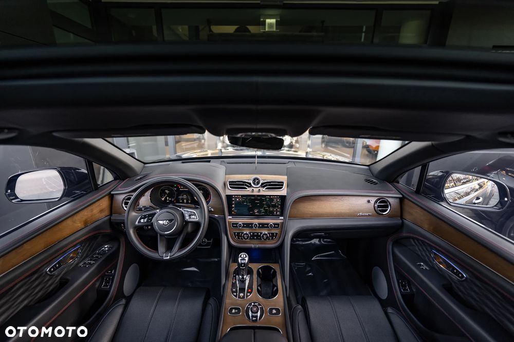 Bentley Bentayga EWB Azure - 24