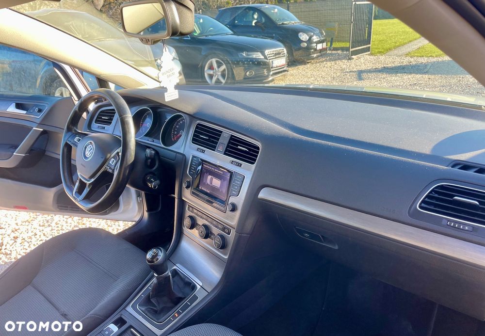 Volkswagen Golf 1.6 TDI BlueMotion Technology Cup - 26