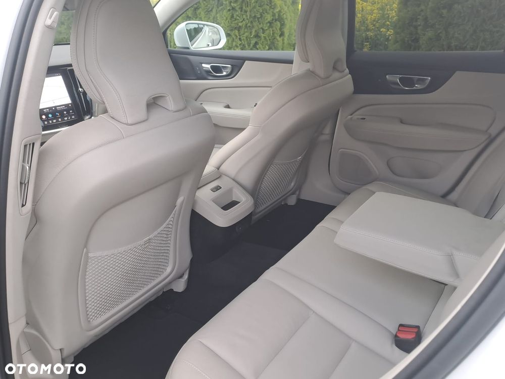Volvo V60 Cross Country - 7