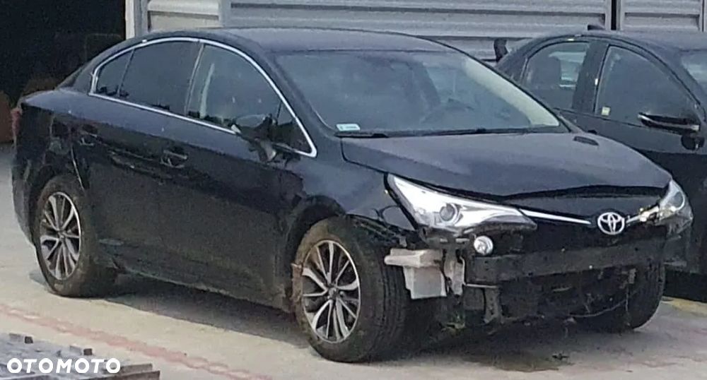 Toyota Avensis 1.8 Premium - 6