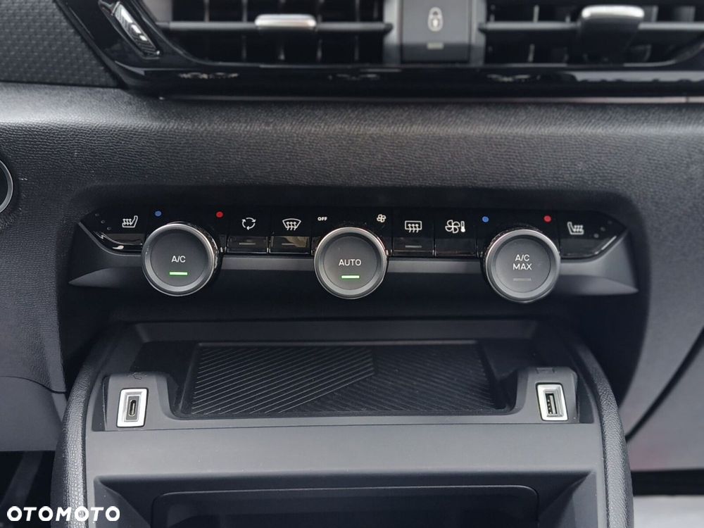 Citroën C4 1.2 PureTech Max S&S EAT8 - 28