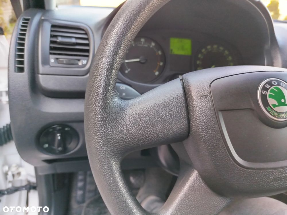 Skoda Fabia 1.2 HTP Active - 27