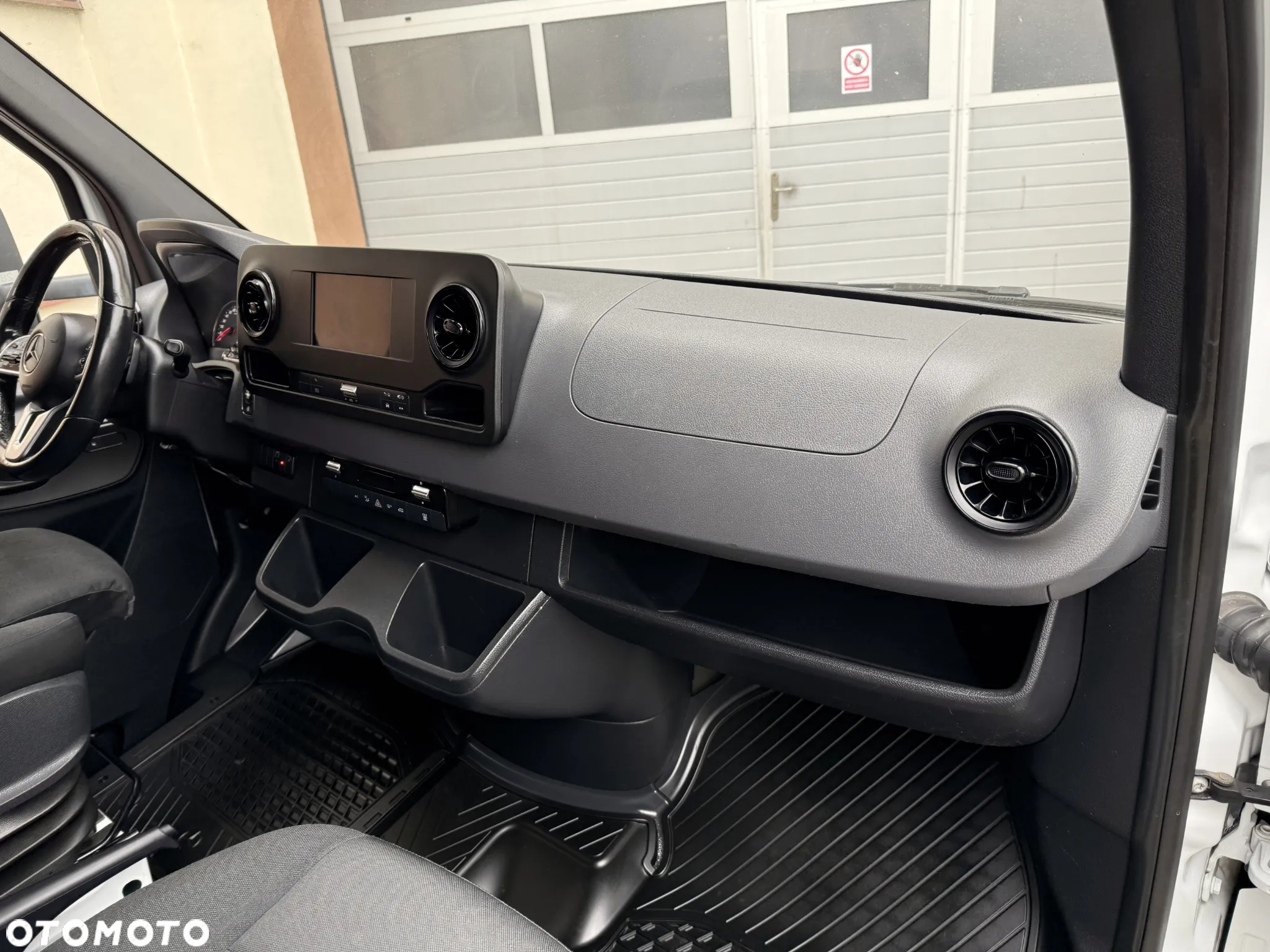 Mercedes-Benz Sprinter 3.0 V6 Izoterma Winda - 23