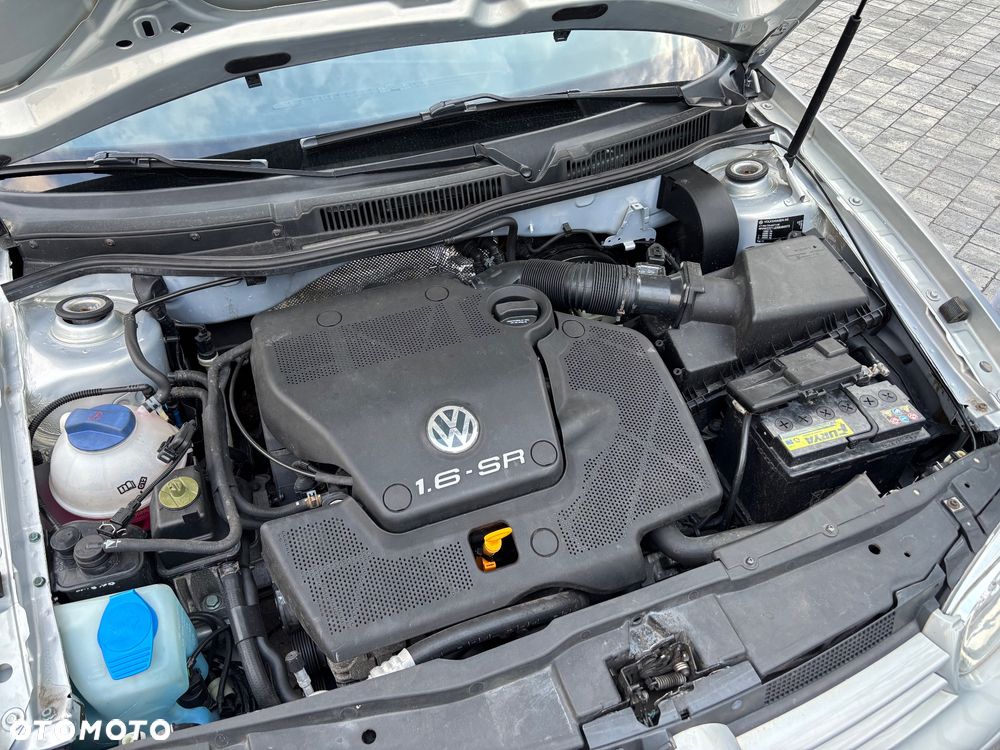 Volkswagen Golf 1.6 Trendline - 32