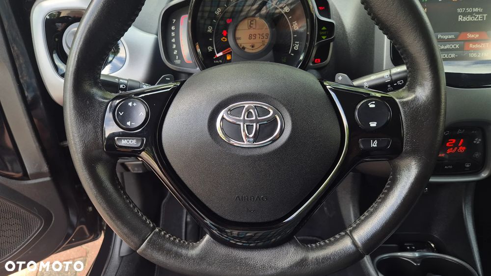 Toyota Aygo x.shift x-play connect - 25