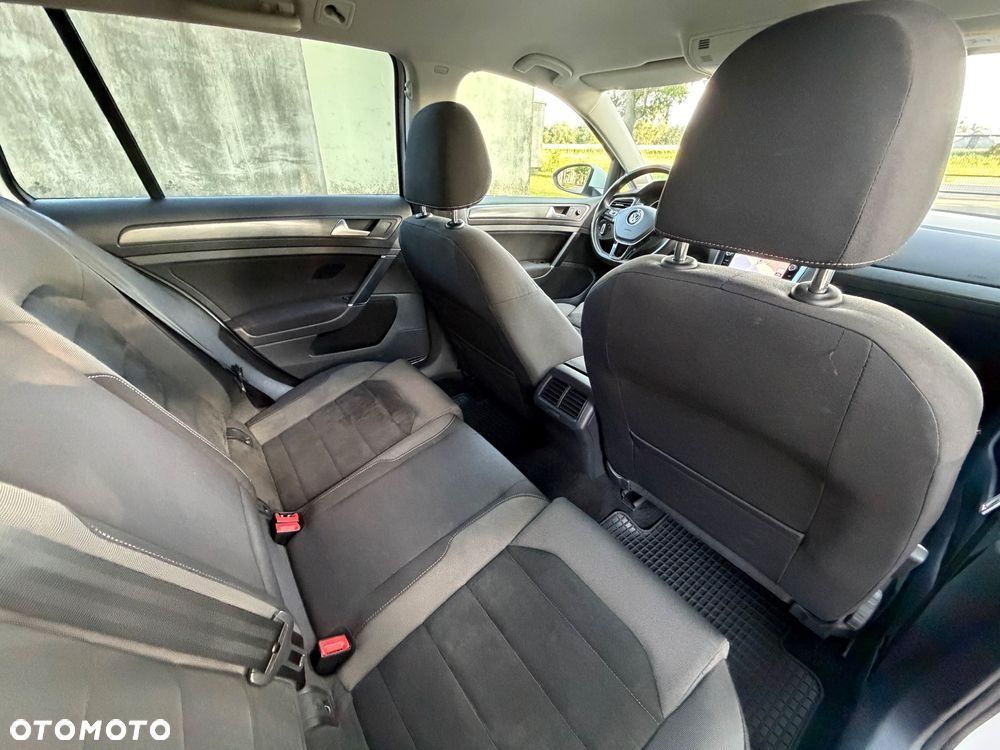 Volkswagen Golf 2.0 TDI SCR DSG Comfortline - 9