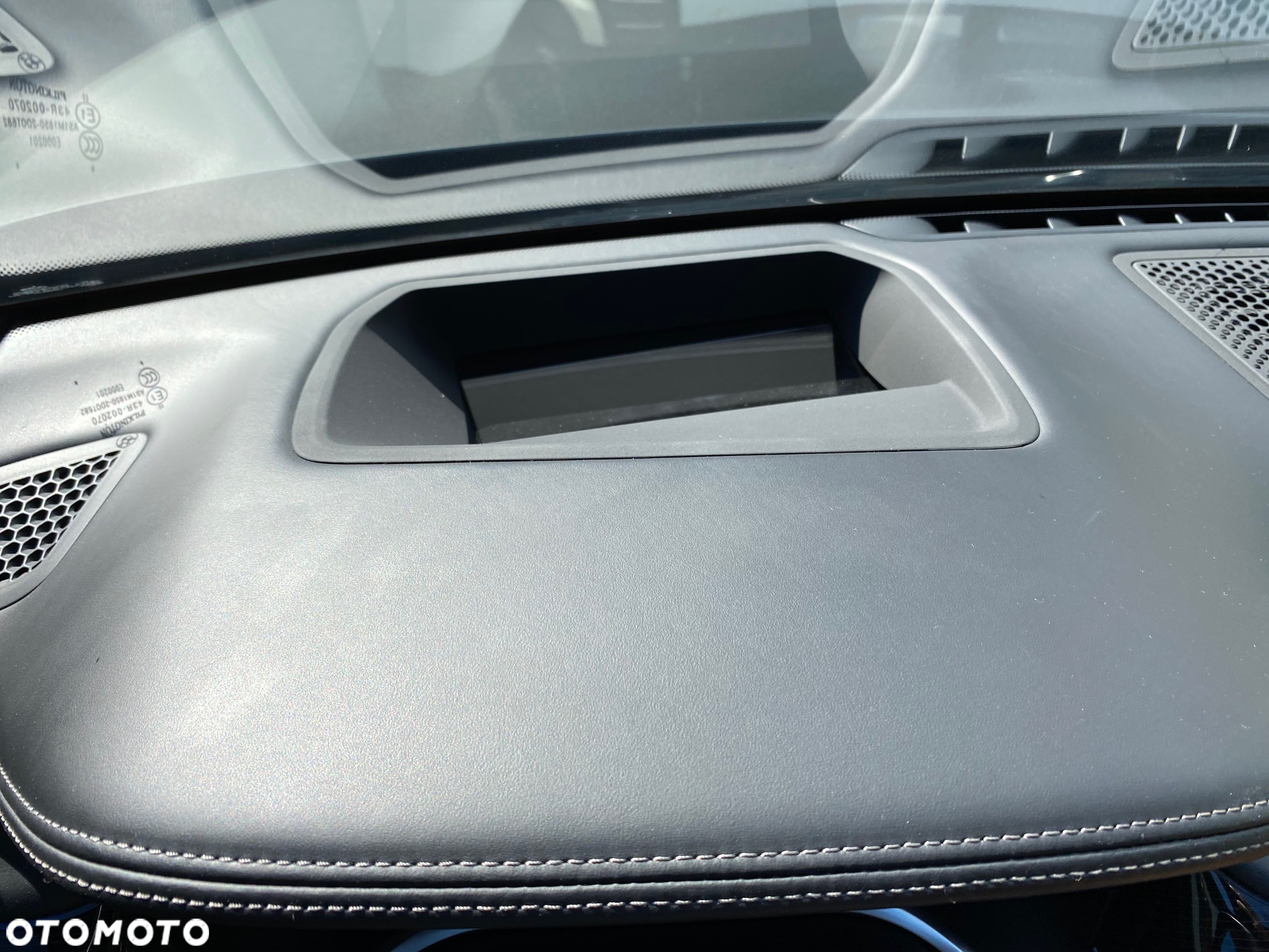 BMW Seria 7 750Li xDrive - 38