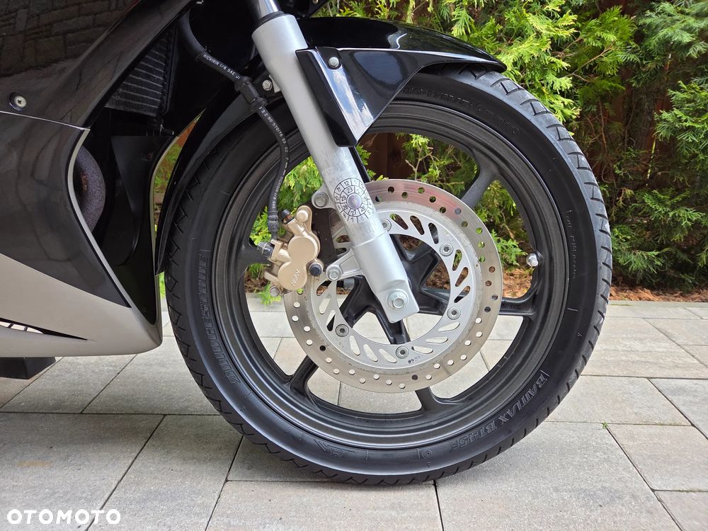 Honda CBR - 28