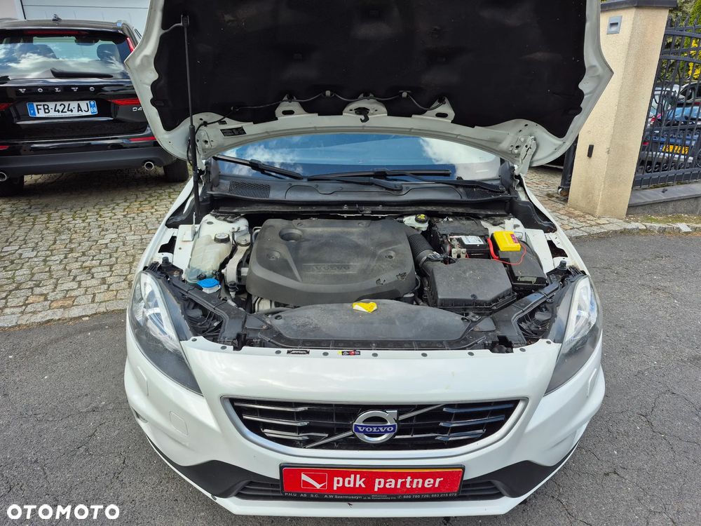 Volvo V40 D2 Drive-E R-Design Momentum - 36