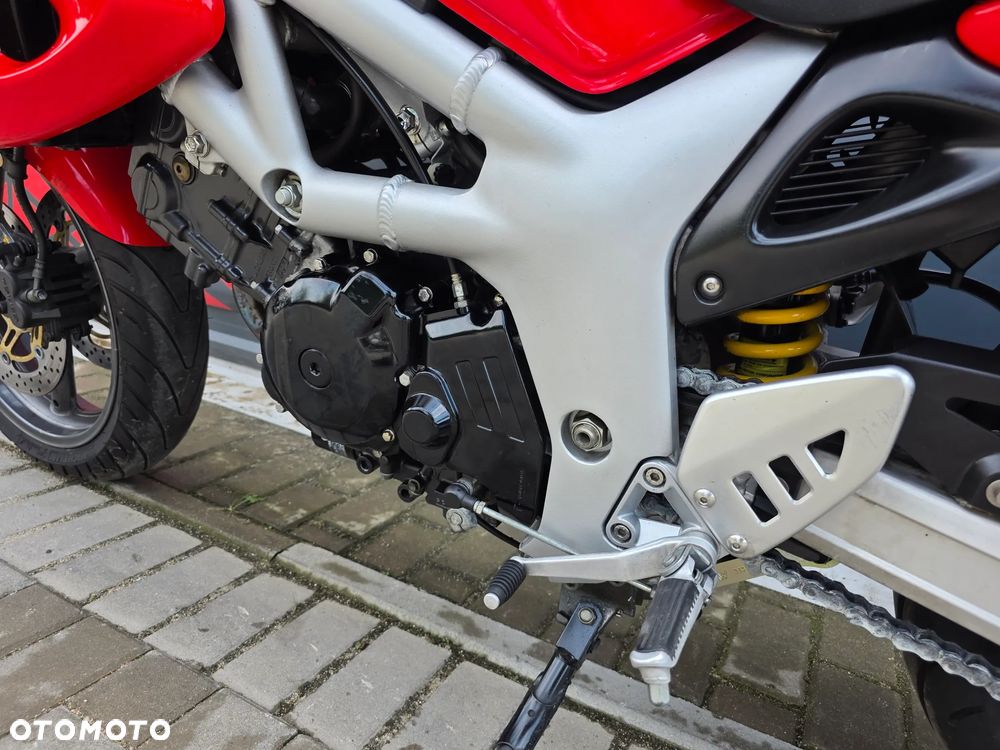 Suzuki SV - 11
