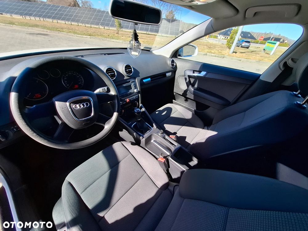 Audi A3 Sportback 2.0 TDI Ambiente - 11