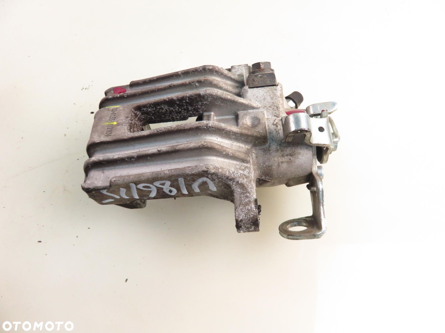 ZACISK LEWY TYŁ SEAT TOLEDO II (1M2) 1.8 20V 125 - AGN 820135 - 1