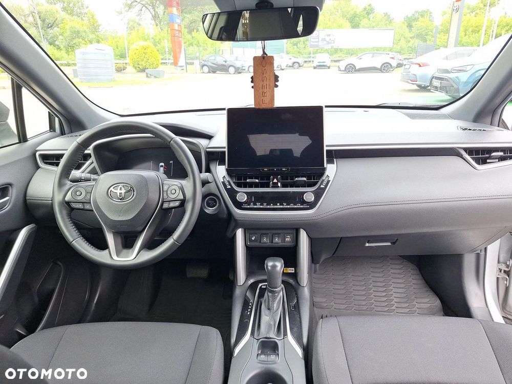 Toyota Corolla Cross - 11