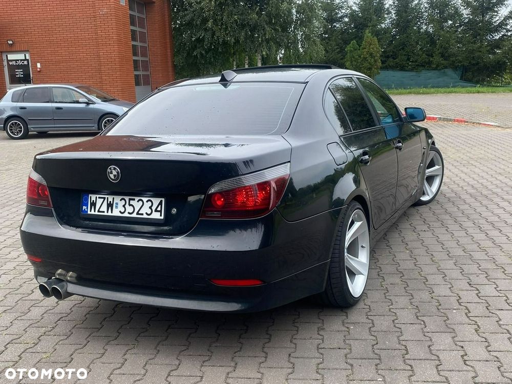 BMW Seria 5 545i - 12
