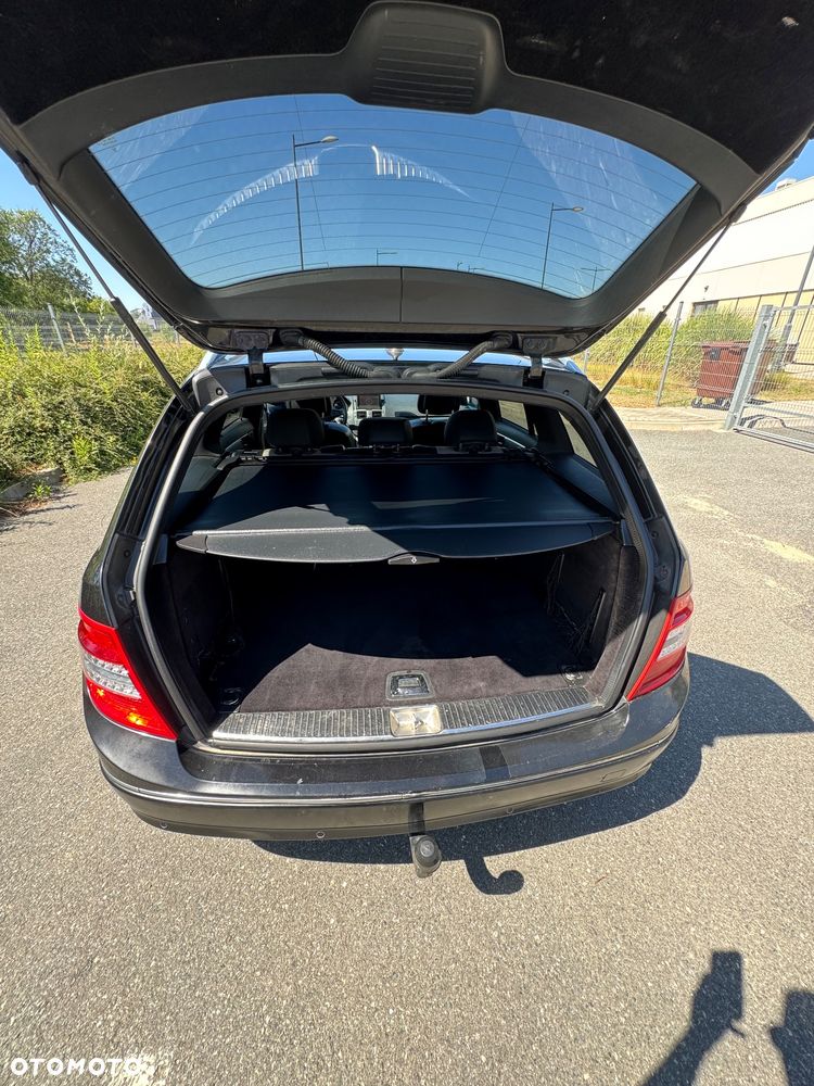 Mercedes-Benz Klasa C 200 CDI DPF Automatik Avantgarde - 25