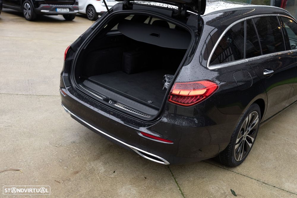 Mercedes-Benz C 300 e Avantgarde - 33