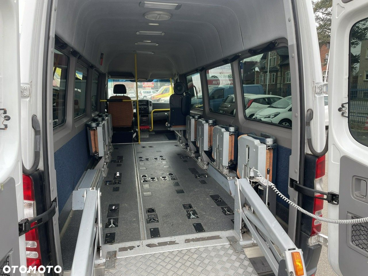 Mercedes-Benz Sprinter - 9
