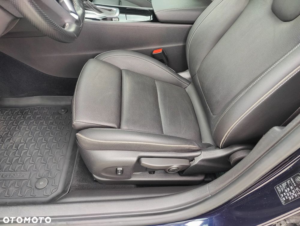 Opel Insignia 2.0 T 4x4 Innovation S&S - 16