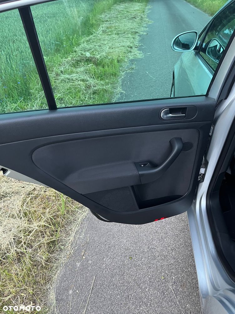 Volkswagen Golf Plus - 12