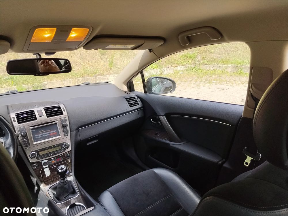 Toyota Avensis 2.0 D-4D Premium - 11