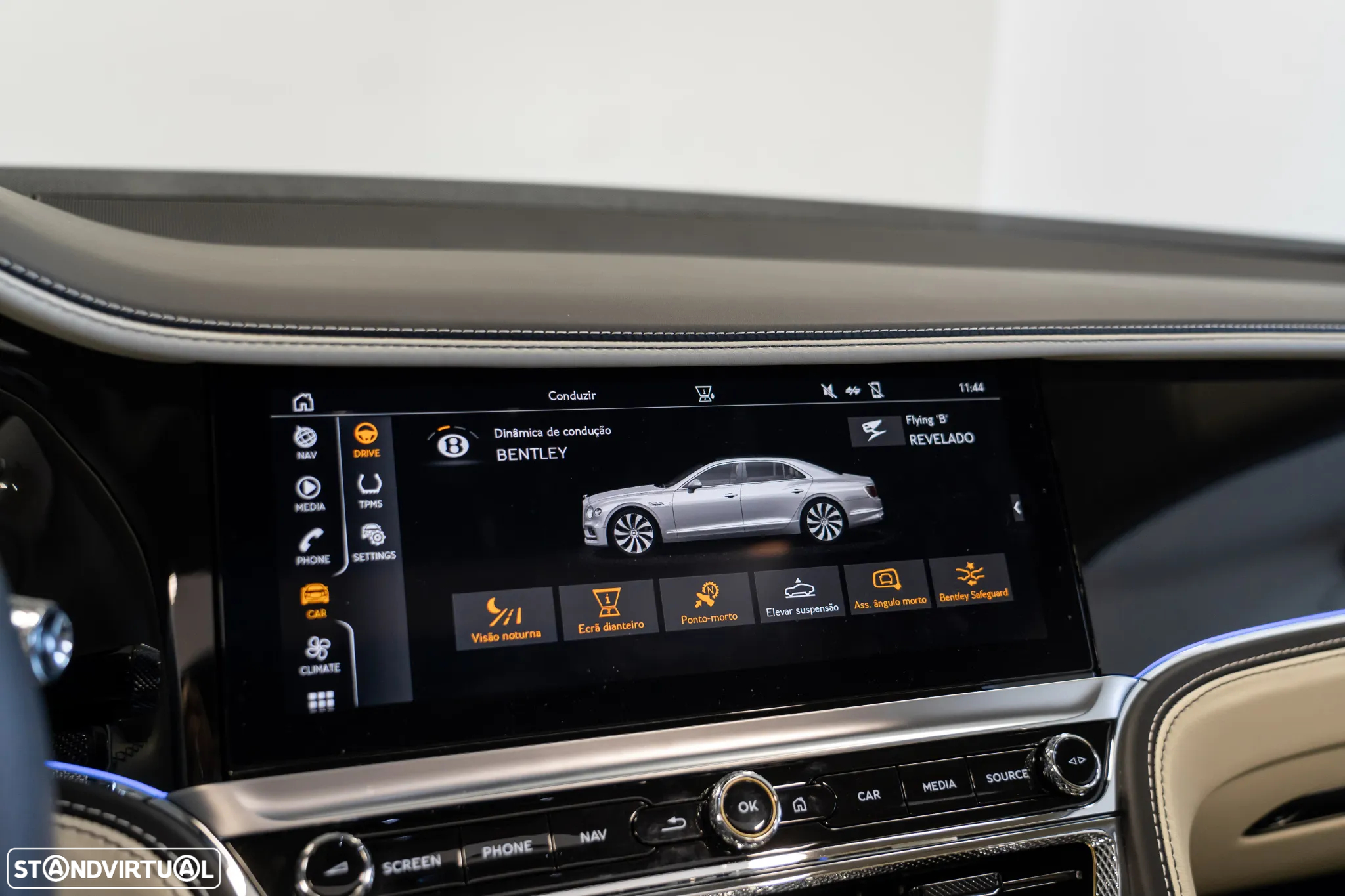 Bentley Flying Spur V8 Azure - 23
