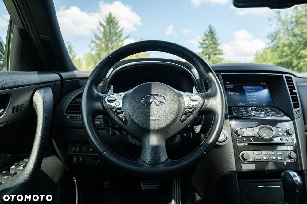 Infiniti QX70 - 20
