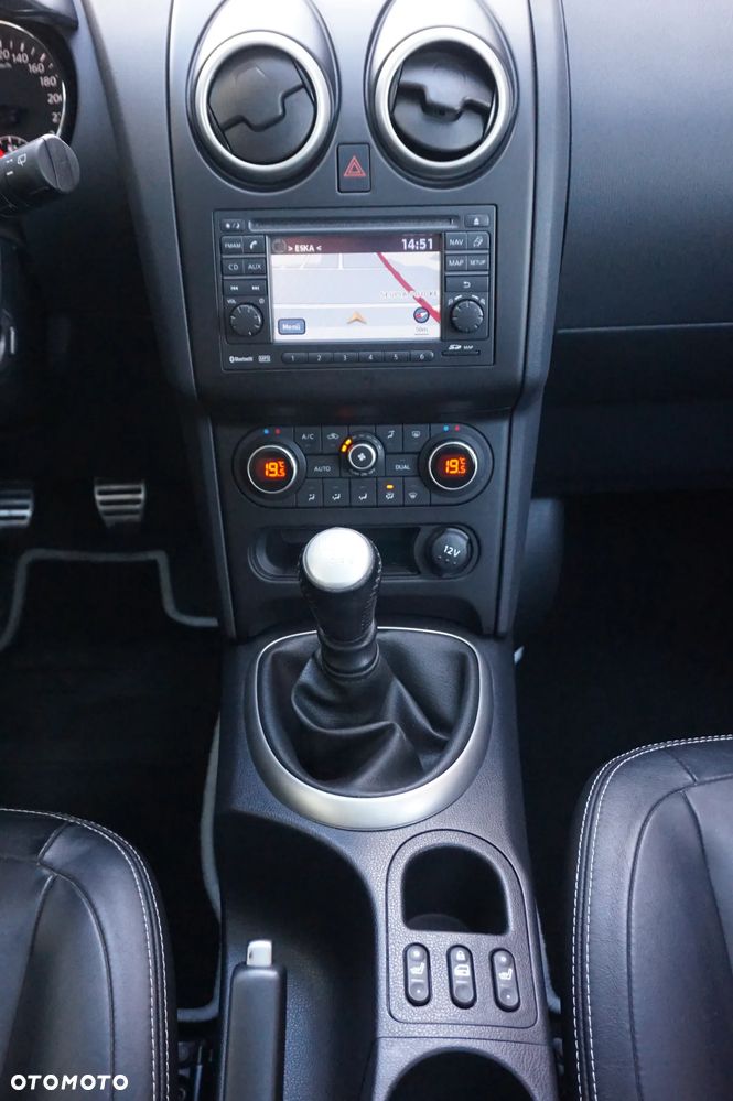 Nissan Qashqai 1.6 dCi TEKNA - 14