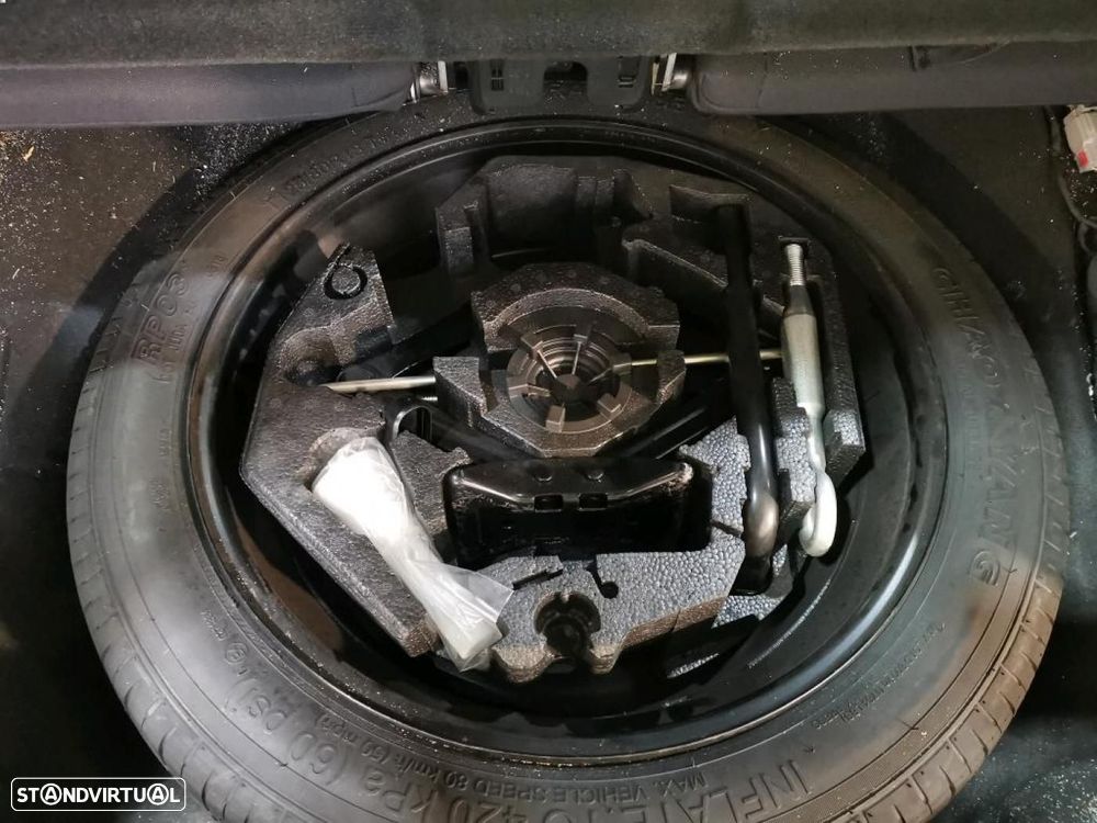 Volvo XC 90 2.0 D4 R-Design - 28